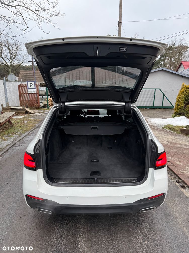 BMW Seria 5 530i xDrive M Sport Edition - 13