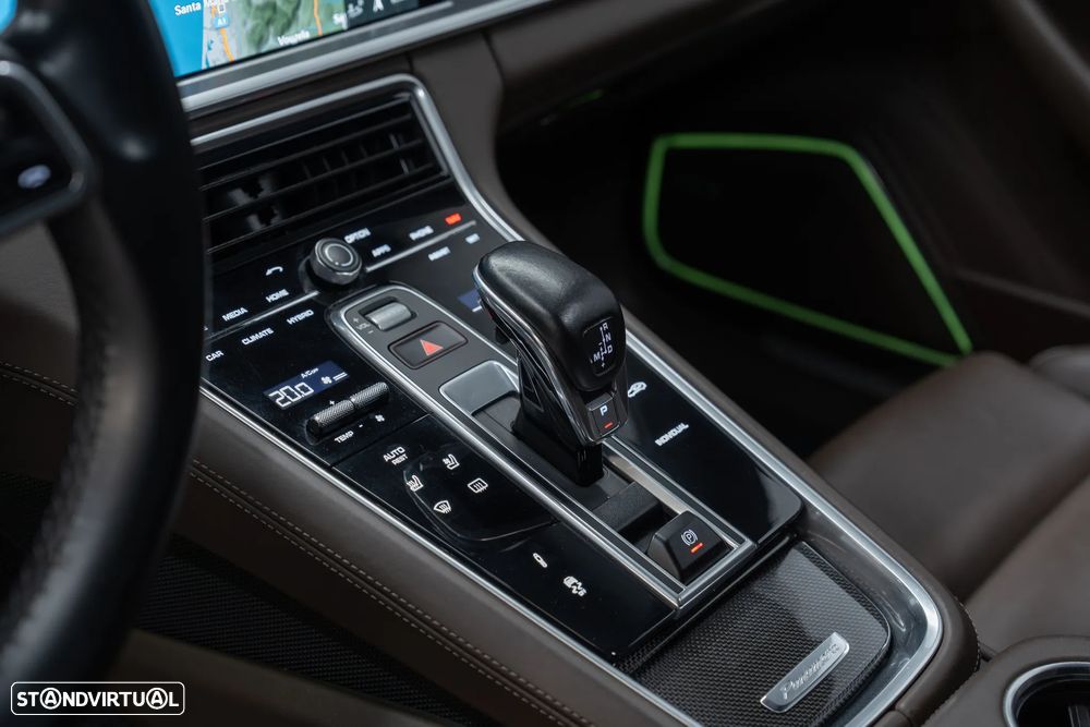 Porsche Panamera Sport Turismo 4 E-Hybrid - 17