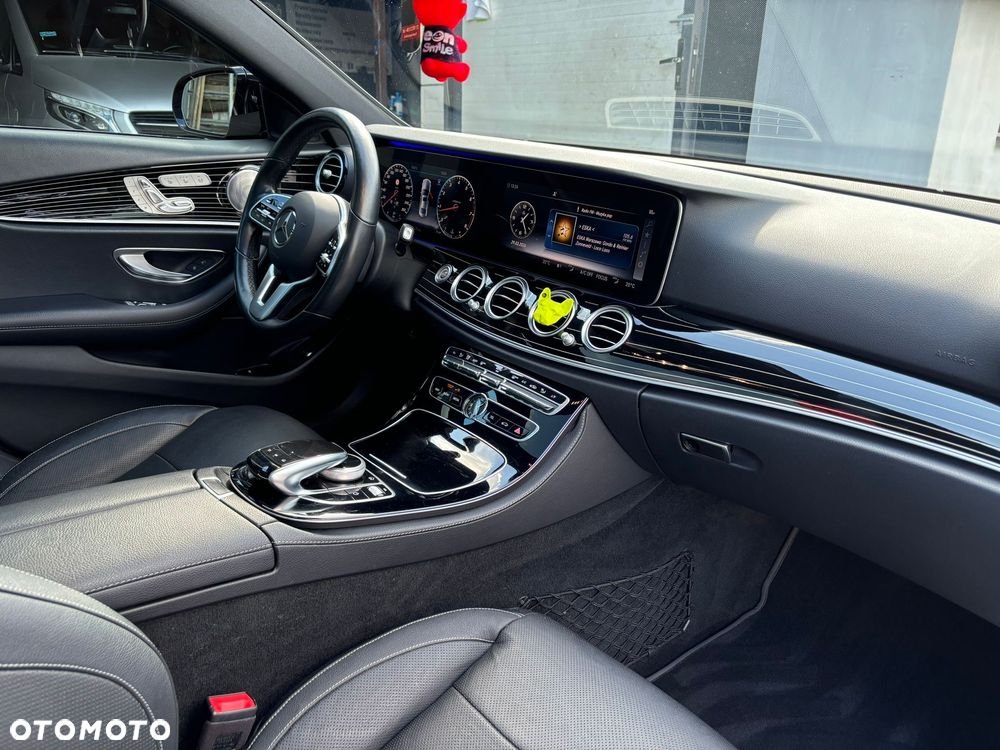 Mercedes-Benz Klasa E 300 9G-TRONIC - 6