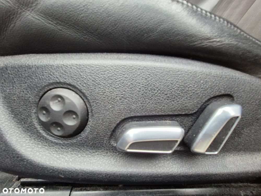 Audi A6 Avant 3.0 TDI quattro S tronic - 24