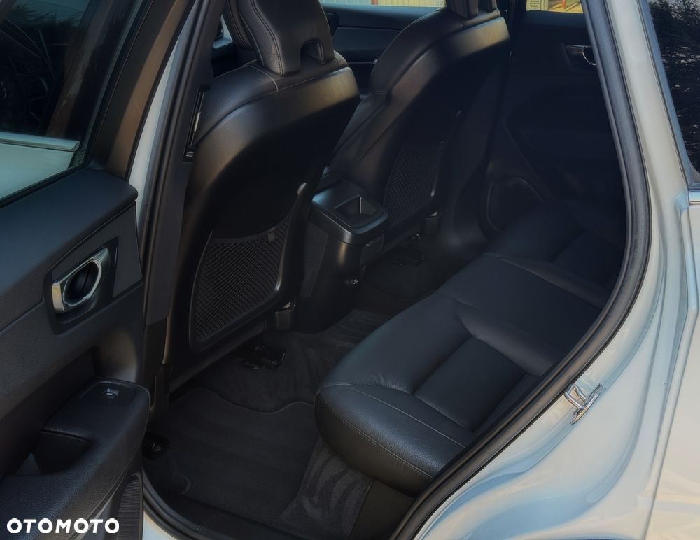 Volvo XC 60 D4 Momentum Pro - 13