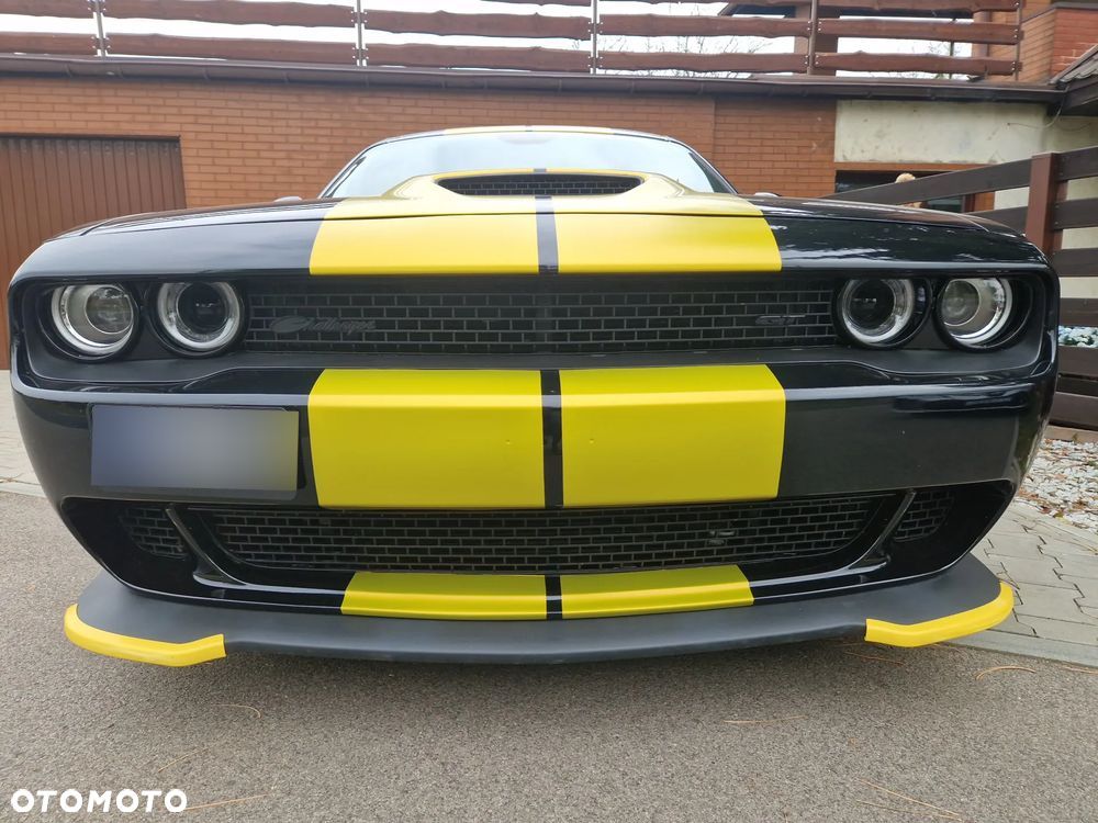 Dodge Challenger - 33