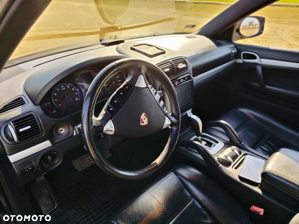 Porsche Cayenne - 9