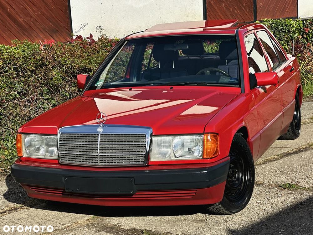 Mercedes-Benz W201 (190) - 1