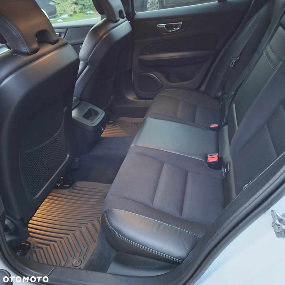 Volvo V60 D4 Geartronic Momentum - 14