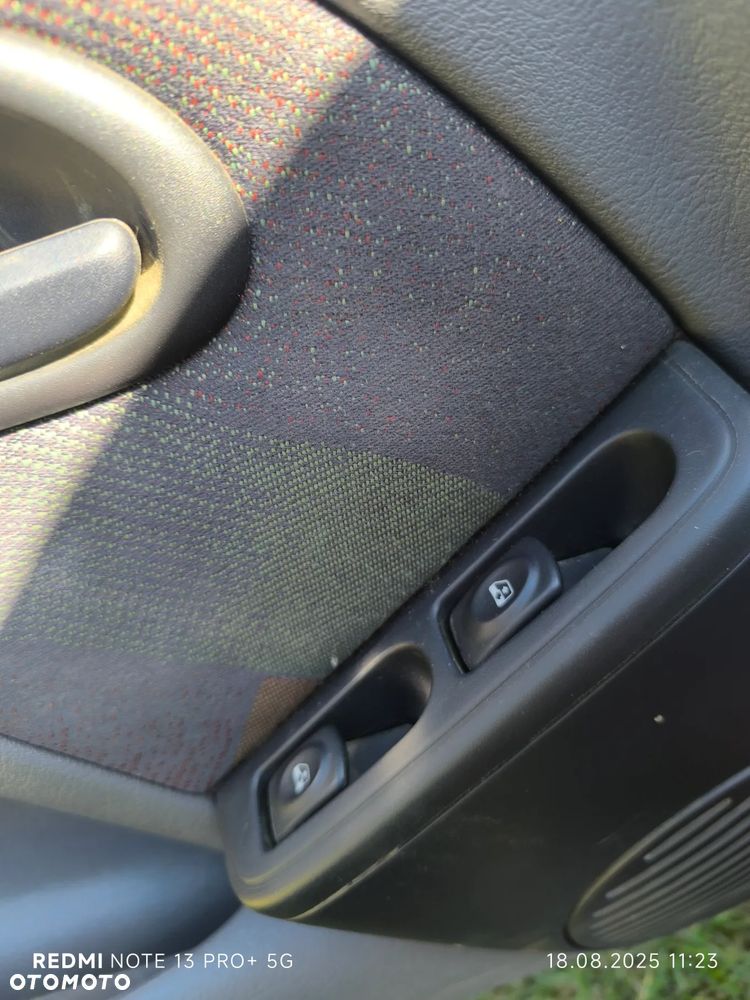 Renault Clio ver-1-2-free - 11