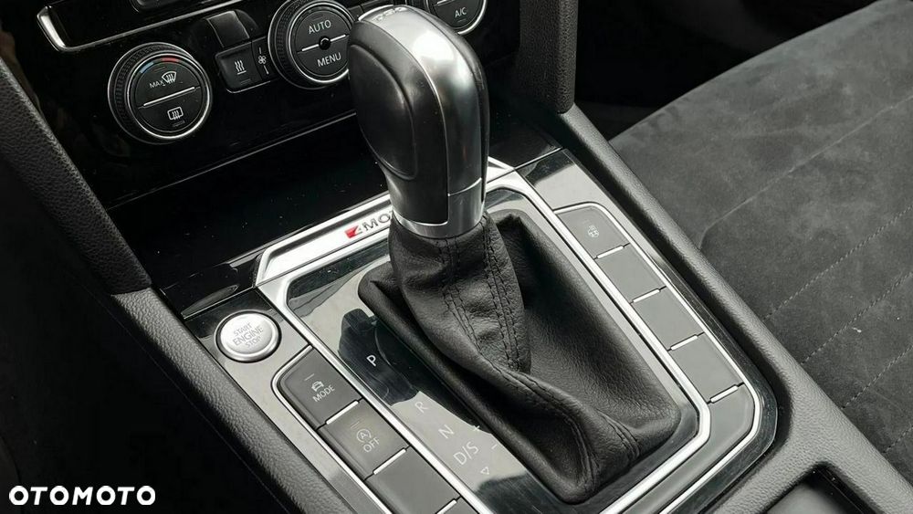 Volkswagen Passat - 34