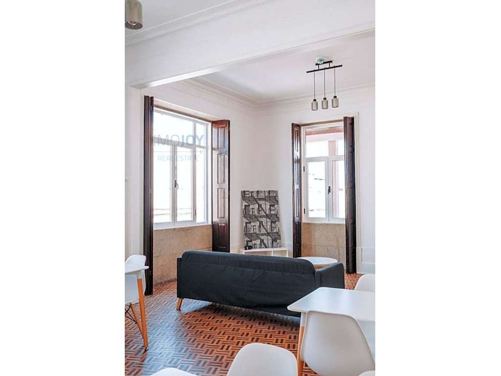 Moradia Remodelada com Elevador e Vista Rio no Porto - Grande imagem: 3/31