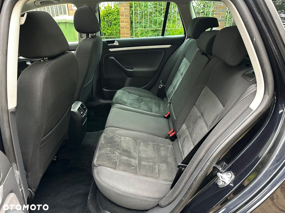 Volkswagen Golf - 11