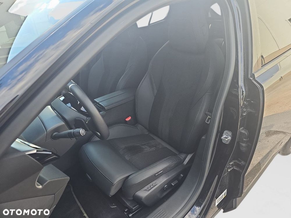 Peugeot 408 - 12