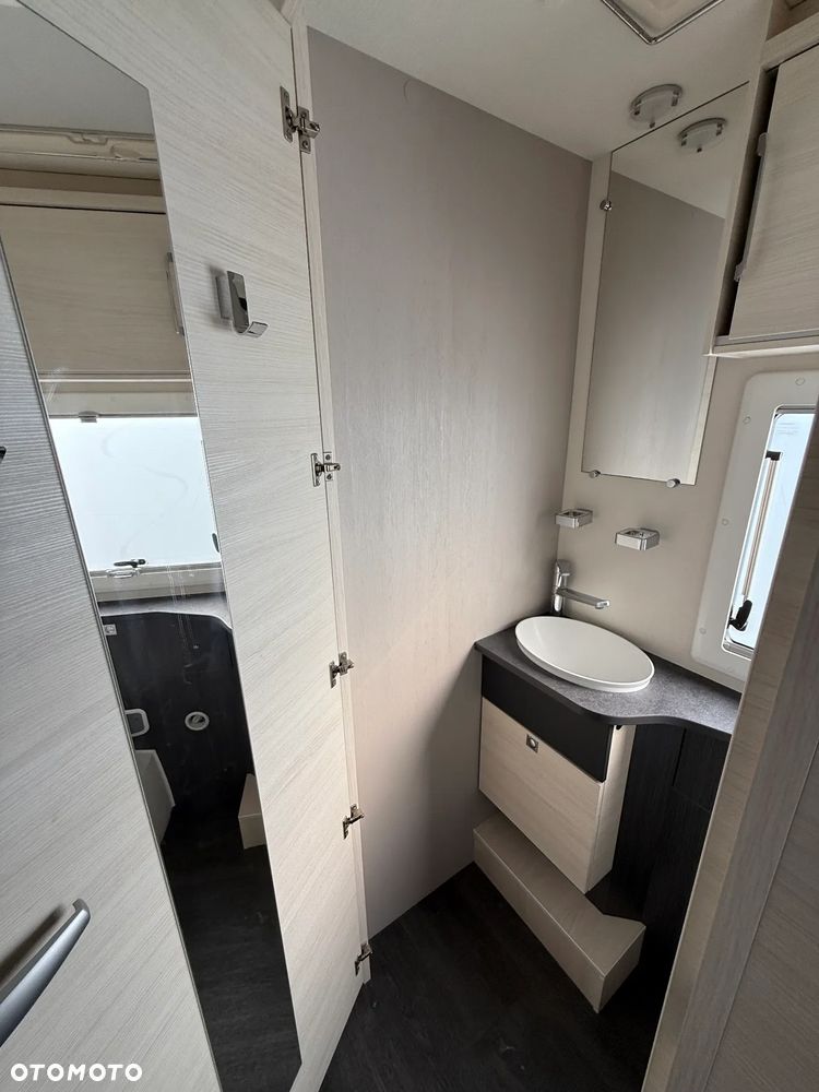 Ford CHALLENGER 380 - 20