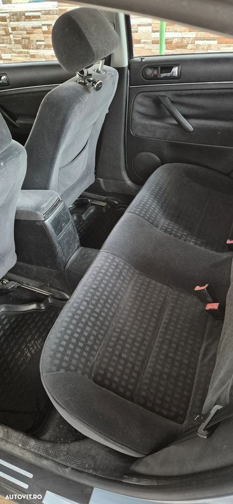 Volkswagen Passat - 11