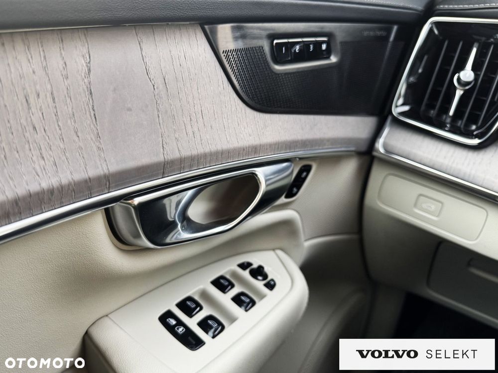 Volvo XC 90 - 38