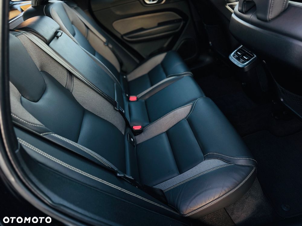 Volvo XC 60 B4 D AWD Geartronic RDesign - 18