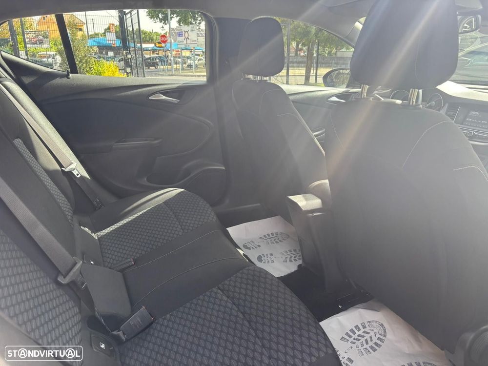 Opel Astra 1.5 D S&S Business Edition - 23