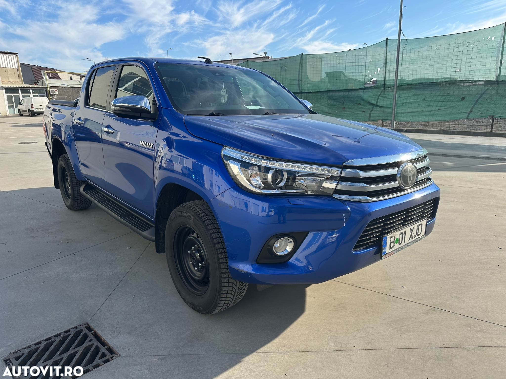 Toyota Hilux 4x4 Double Cab A/T Invincible - 2