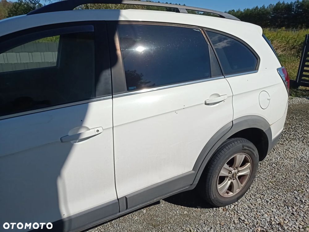 Chevrolet Captiva 2.4 LS 5os - 5