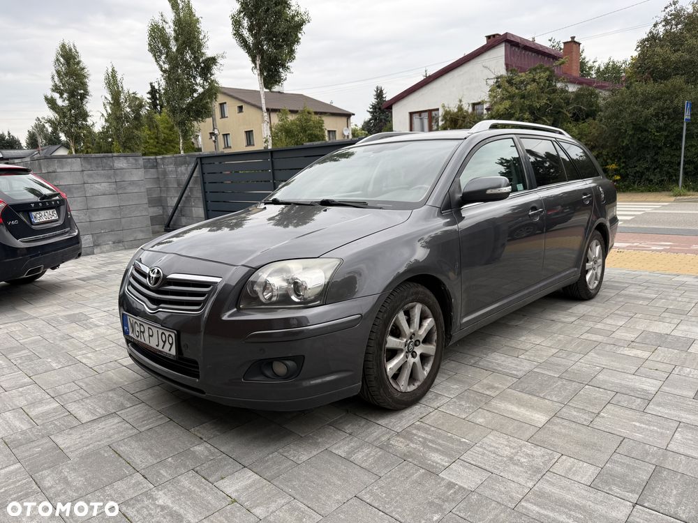 Toyota Avensis - 1