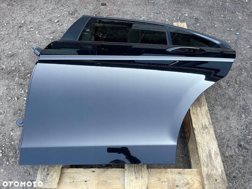 Drzwi lewy tyl lewe tylne sedan Mercedes W204 040U C040 czarne 100 umFe BDB - 3