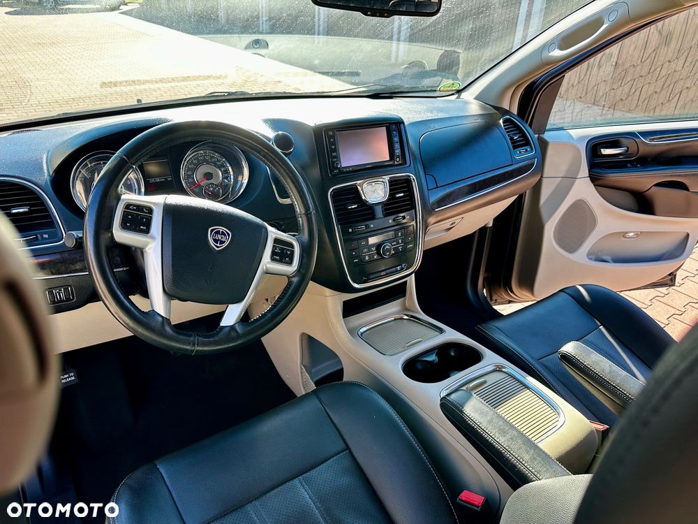 Lancia Voyager - 6