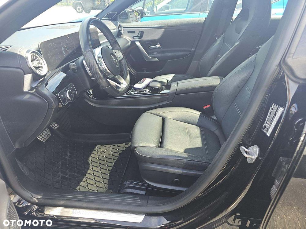 Mercedes-Benz CLA 250 4Matic 7G-DCT AMG Line - 5