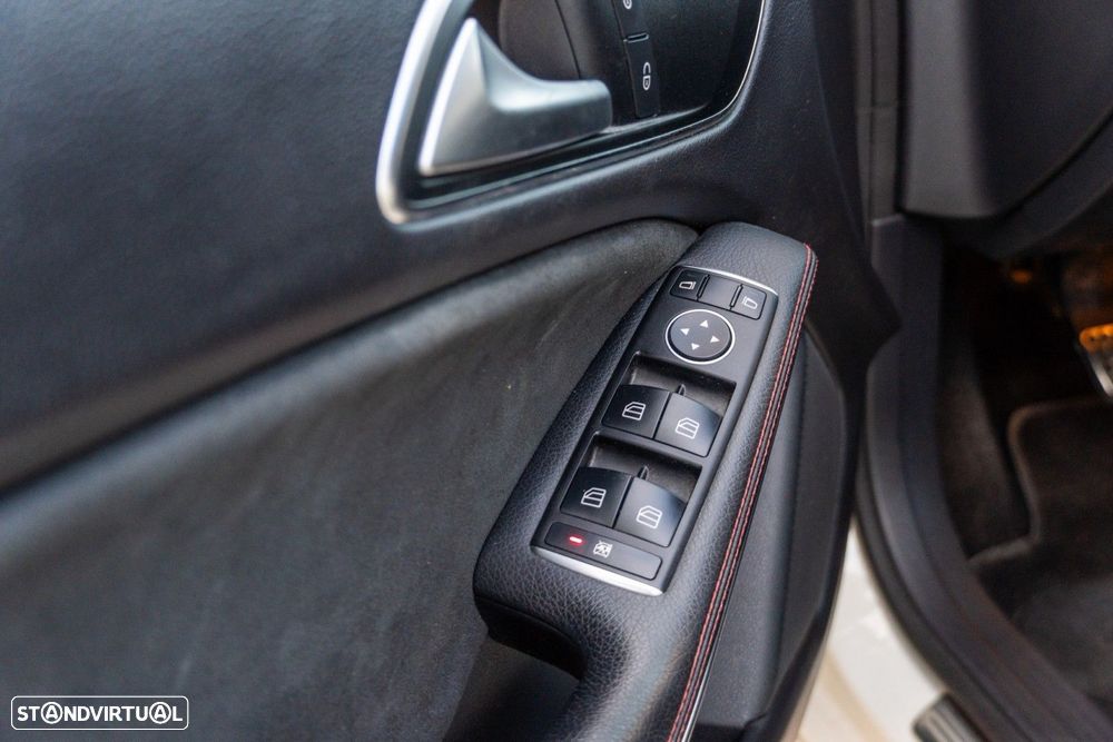 Mercedes-Benz CLA 180 d Shooting Brake AMG Line - 33