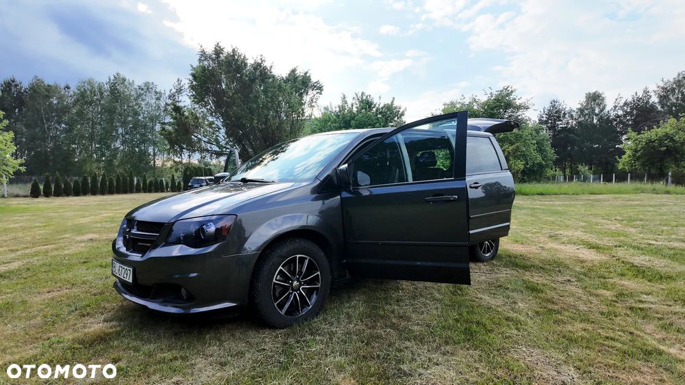 Dodge Grand Caravan - 12
