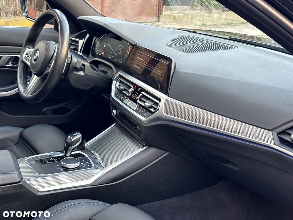 BMW Seria 3 320d xDrive M Sport - 38