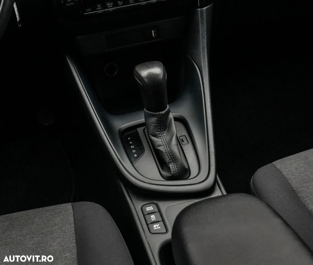 Toyota Yaris 1.5 VVT-i HSD Exclusive Premiere - 18