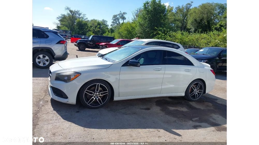 Mercedes-Benz CLA 250 4Matic 7G-DCT - 5