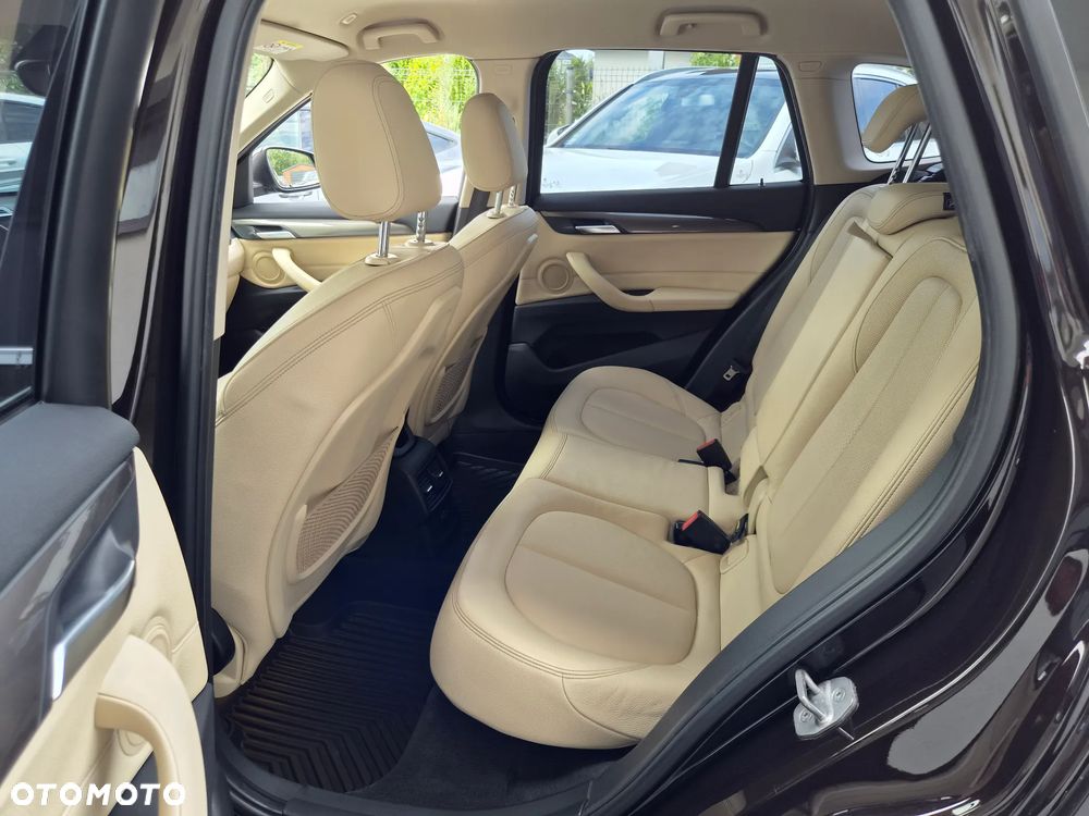 BMW X1 xDrive18d xLine sport - 18