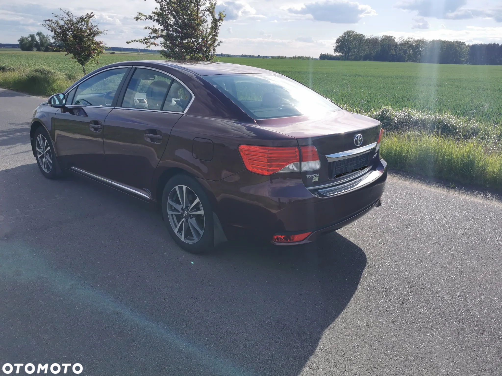 Toyota Avensis 2.0 Premium - 8