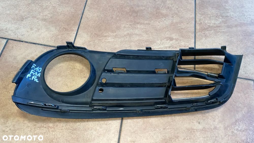 KRATKA ZDERZAKA PRZÓD PRAWA BMW 5 F10 F11 7331738 LEKKO USZKODZONA - 4