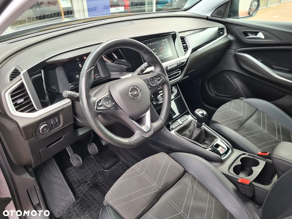 Opel Grandland 1.2 T GS S&S - 11