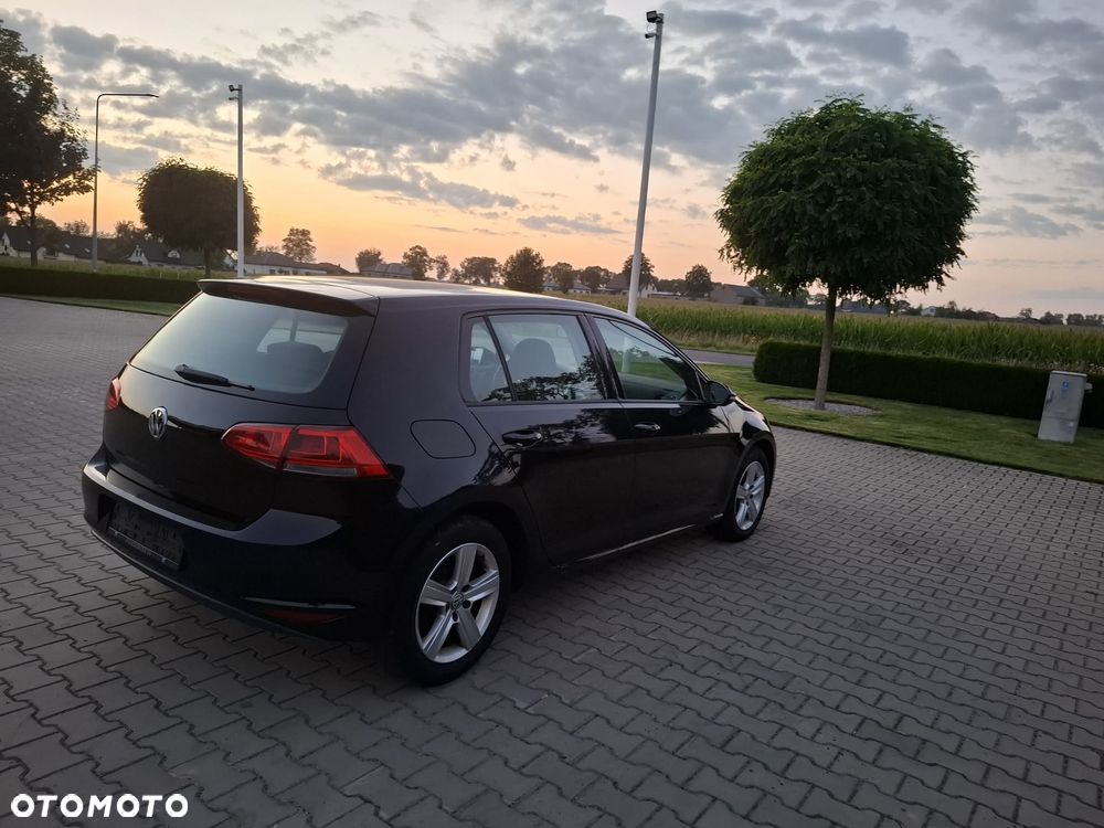 Volkswagen Golf - 10