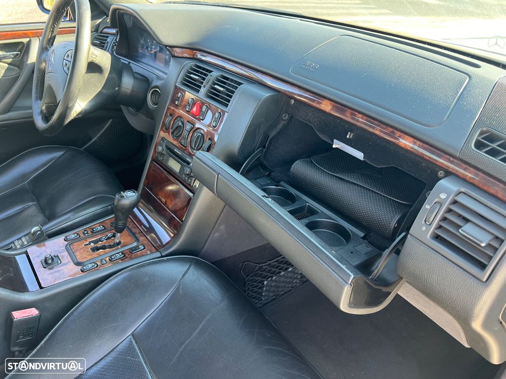 Mercedes-Benz E 220 - 3