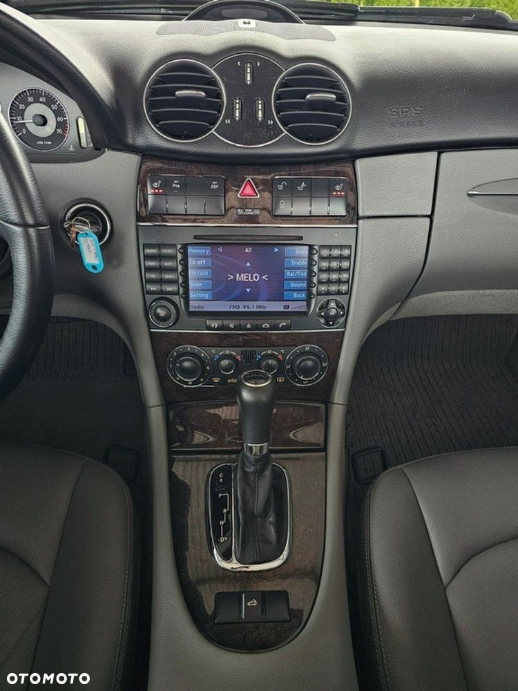 Mercedes-Benz CLK - 23