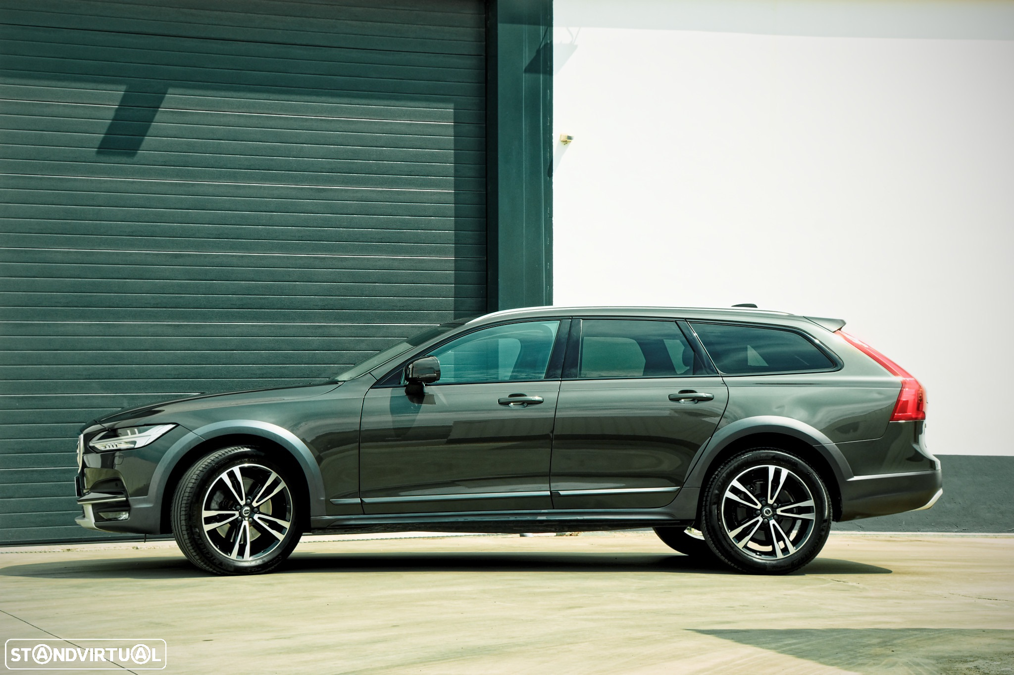 Volvo V90 Cross Country 2.0 D5 Pro AWD Geartronic - 5