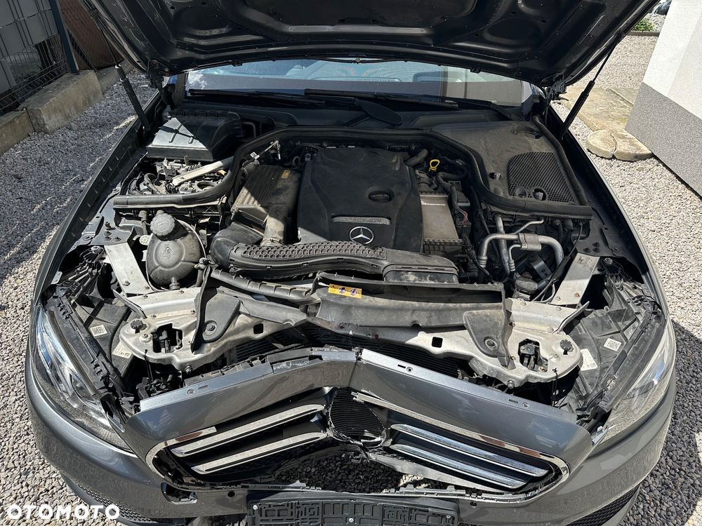 Mercedes-Benz Klasa E 200 4-Matic 9G-TRONIC - 33