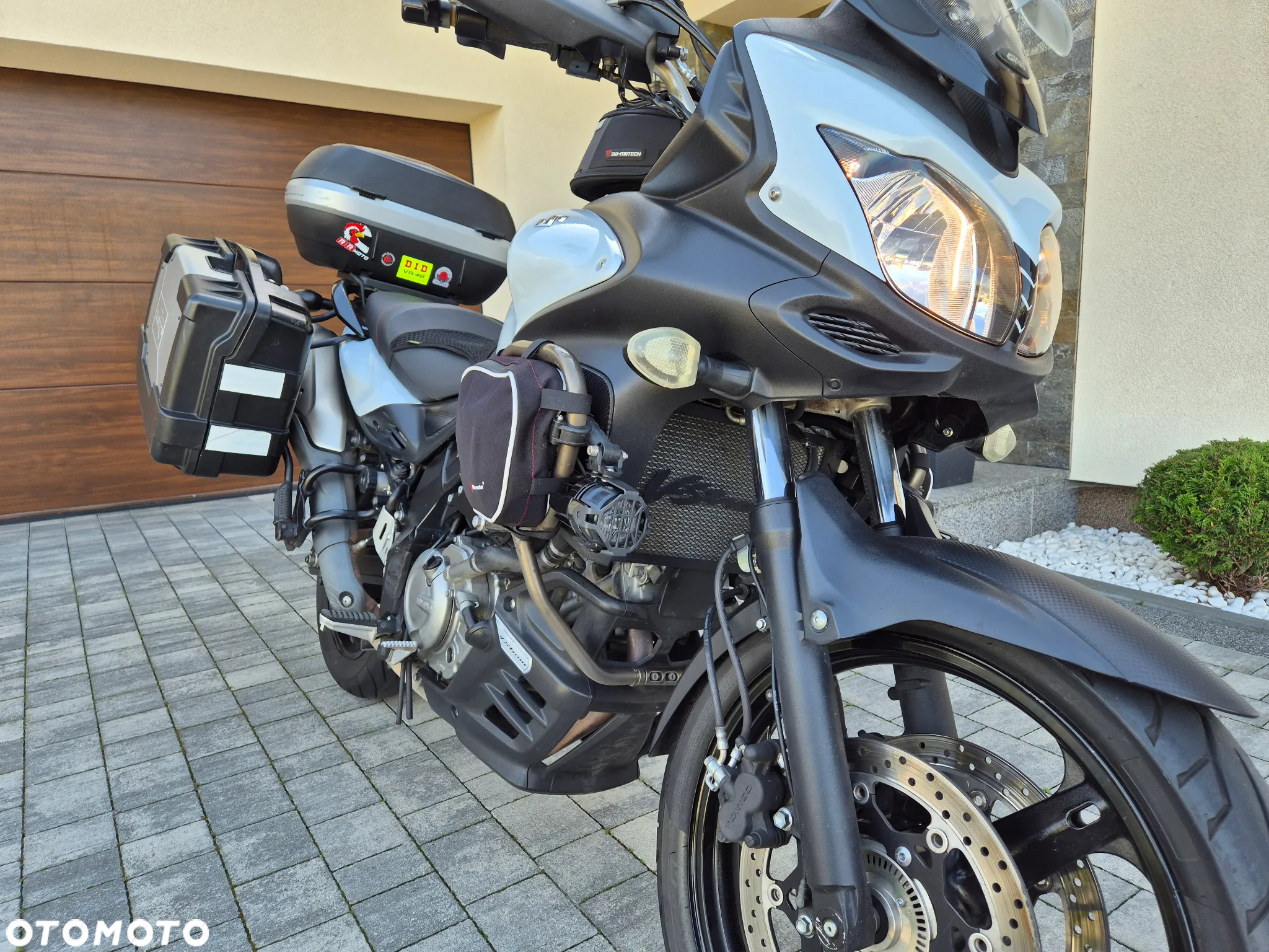 Suzuki V-STROM - 14