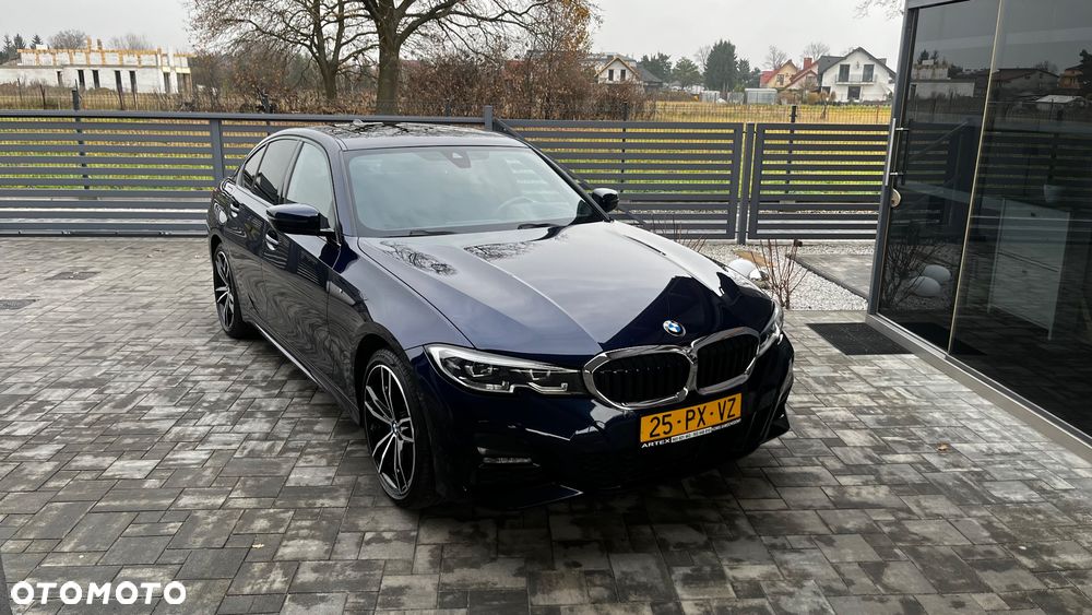 BMW Seria 3 330e PHEV sport - 1