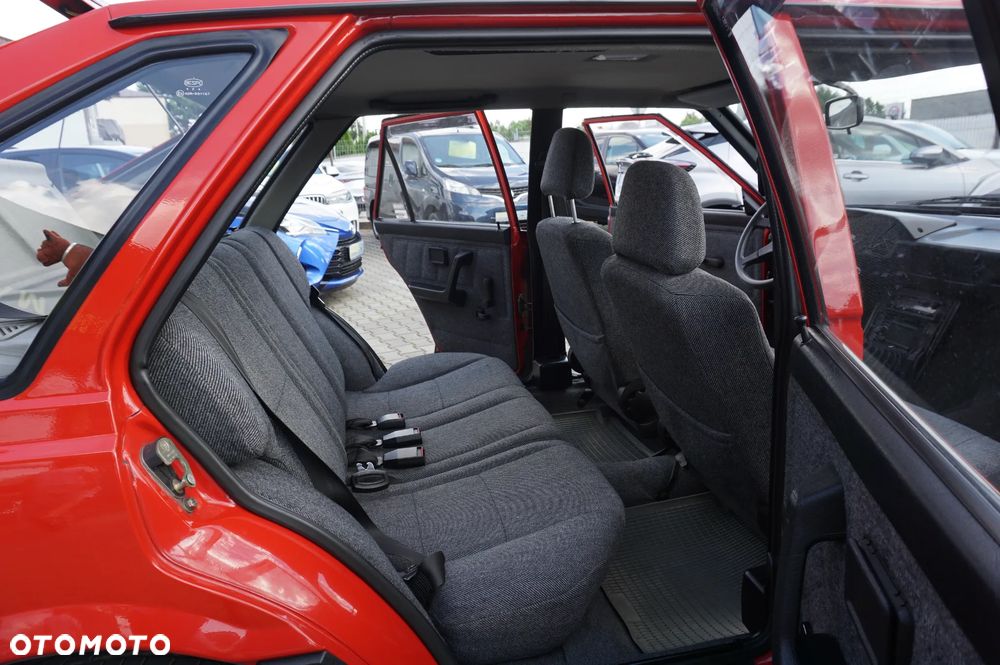 Polonez Caro - 28