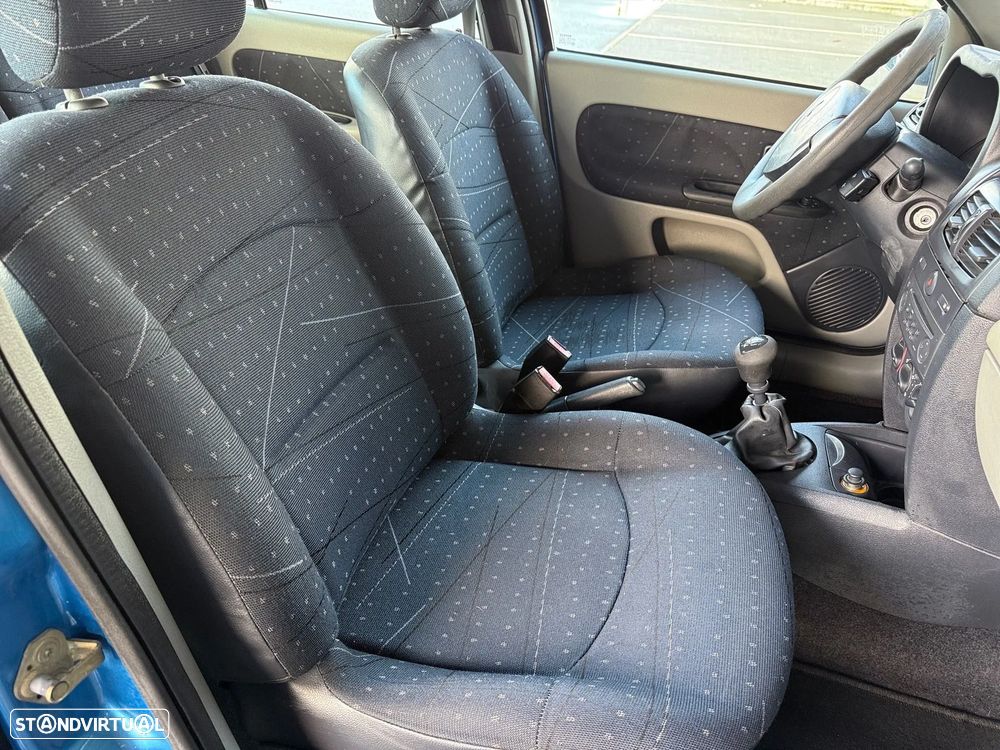 Renault Clio 1.2 16V S - 12