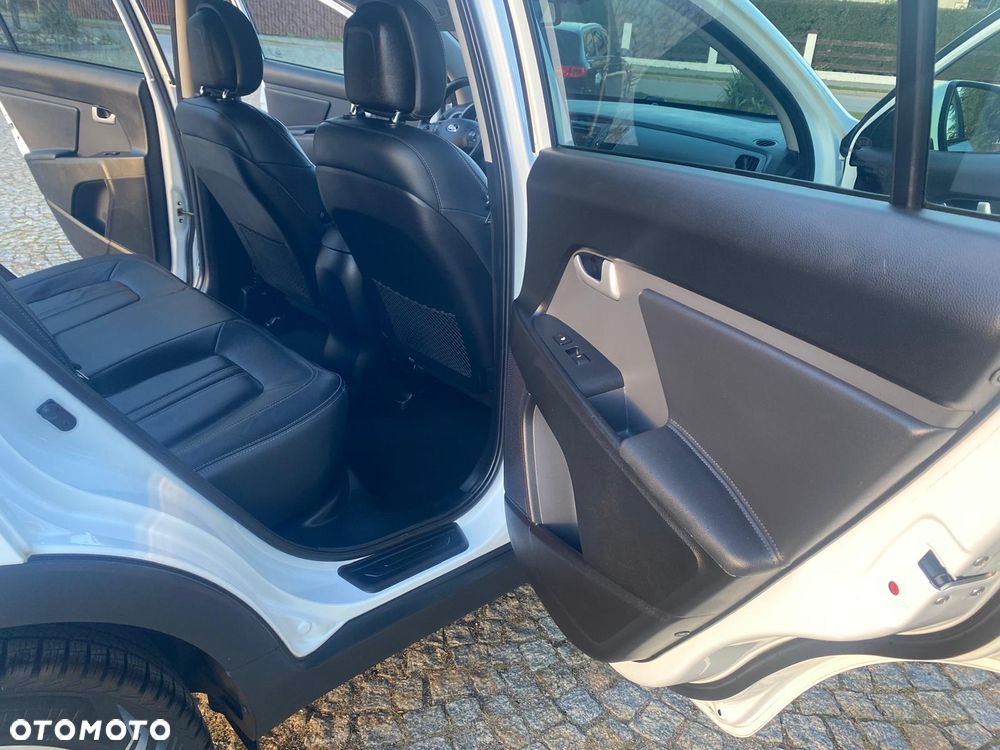 Kia Sportage 2.0 CRDI 184 4WD Automatik Fifa World Cup Edition - 38
