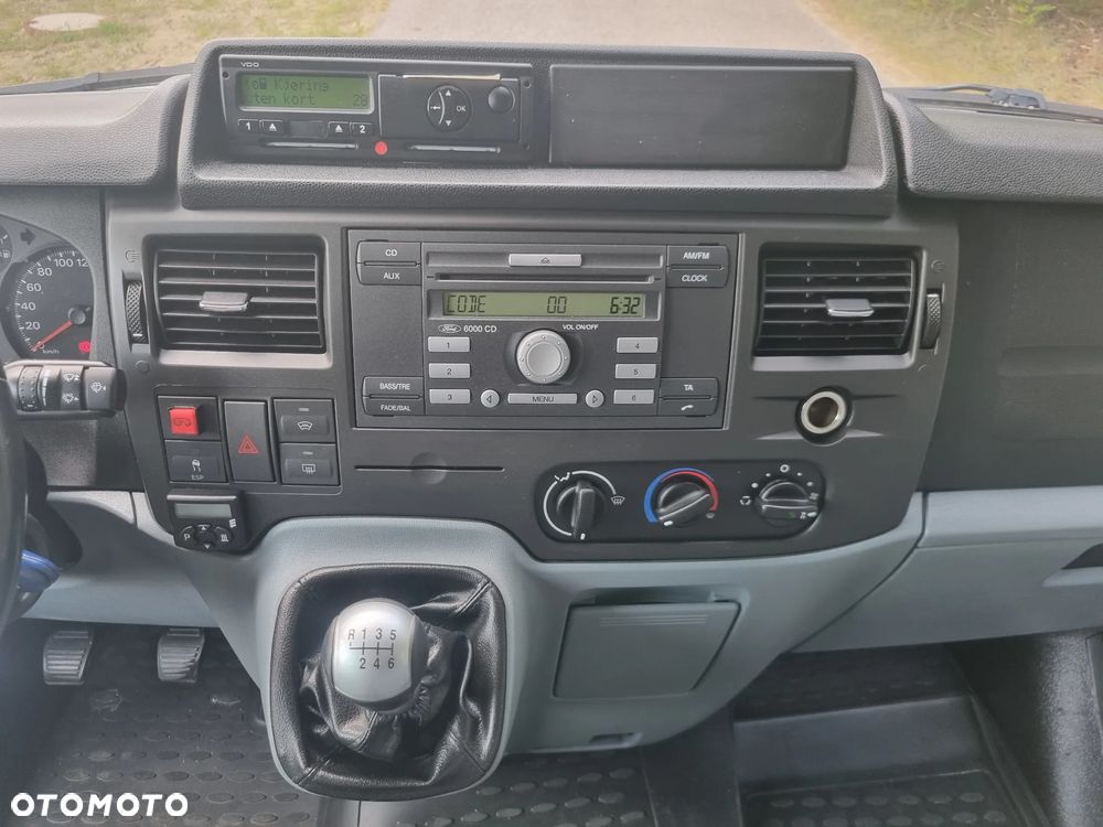 Ford Transit - 11
