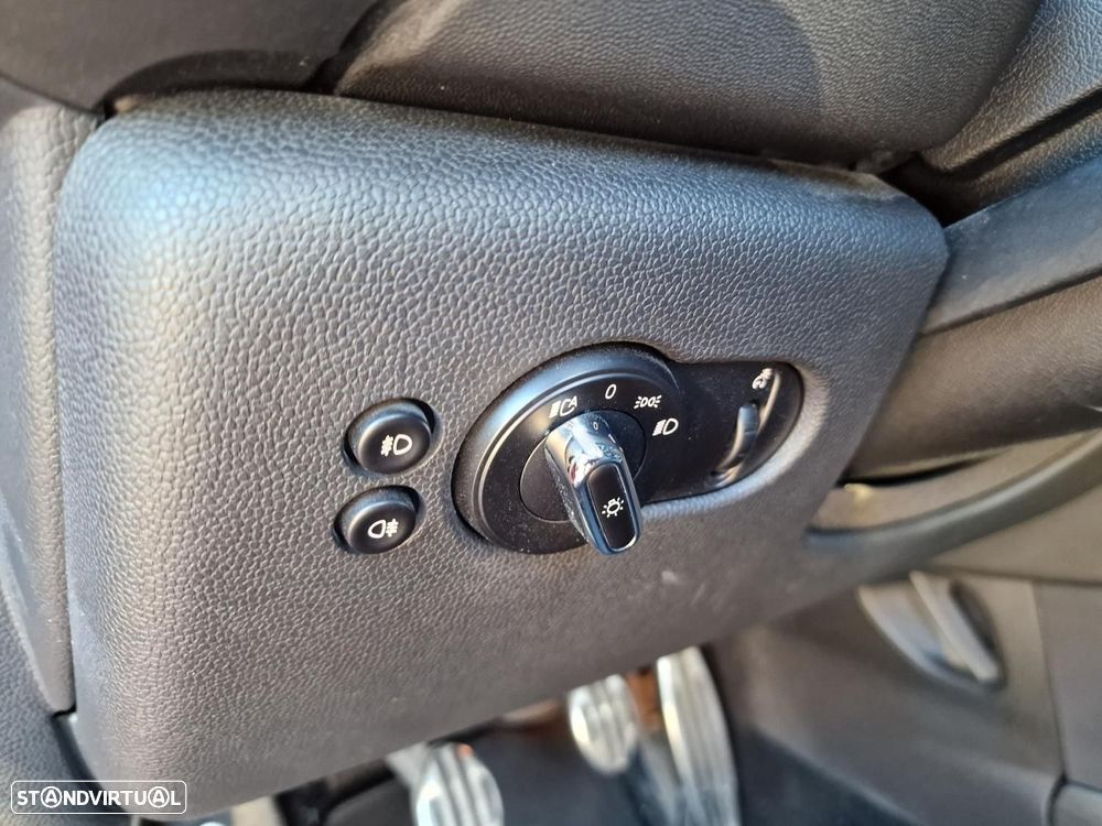 MINI 3 Portas Cooper D - 33