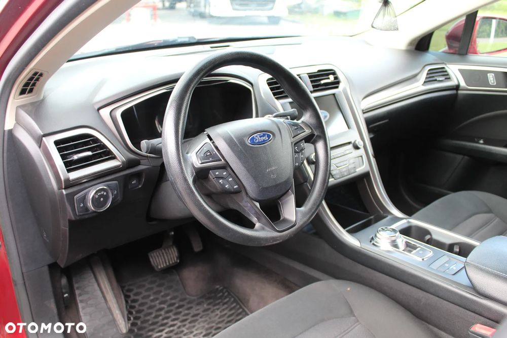 Ford Fusion - 8