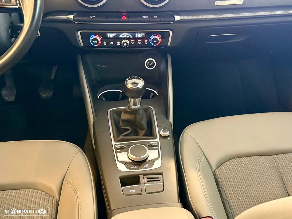Audi A3 Sportback 1.6 TDI - 10