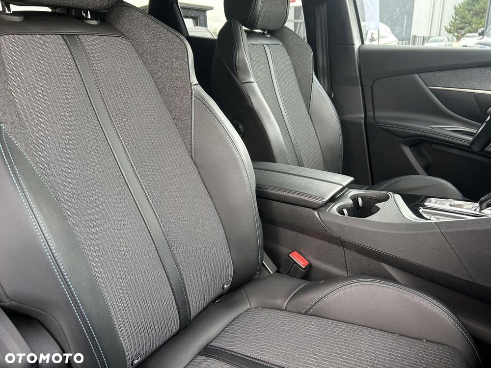 Peugeot 3008 1.2 PureTech Allure Pack S&S EAT8 - 19