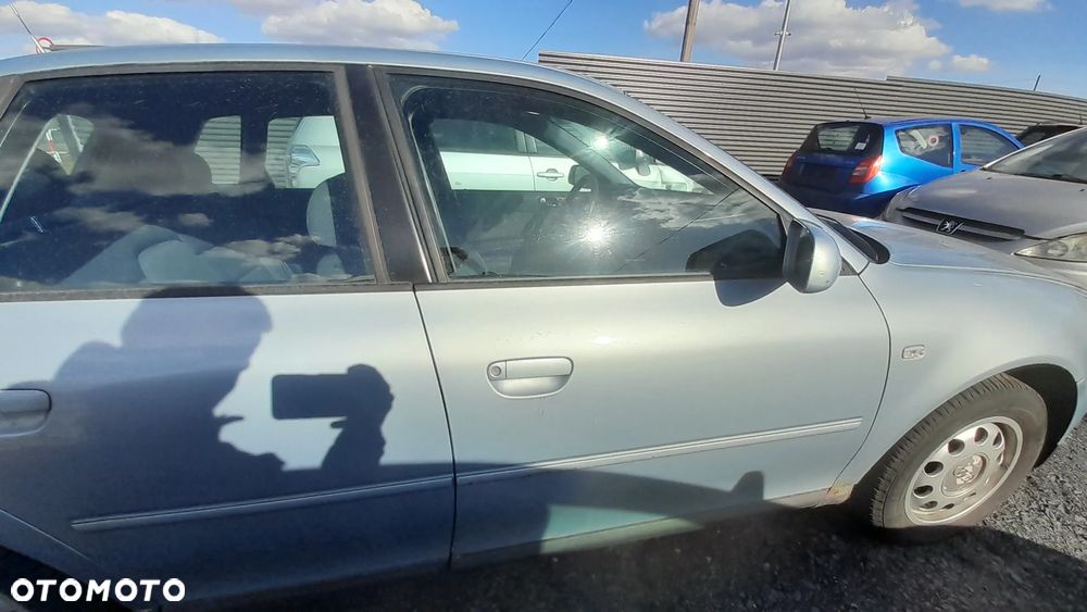 AUDI A3 8L LIFT FL DRZWI PRAWY PRZÓD PRZEDNIE PRAWE KOMPLETNE LY7R nr. 32/3 - 1